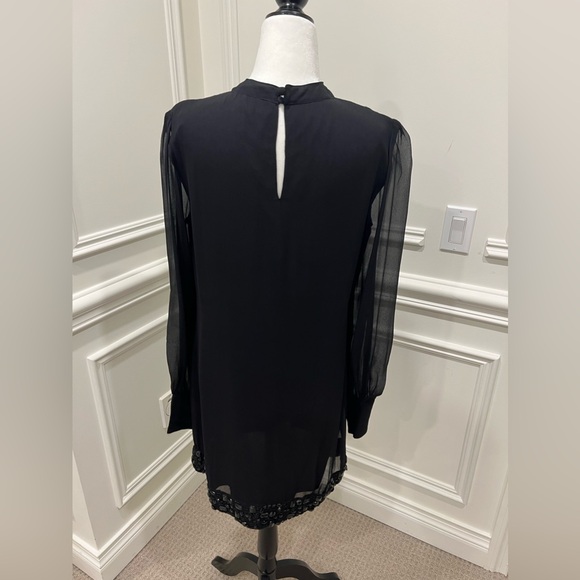 Gold hawk silk dress. Size M. With pockets!! - Picture 3 of 4